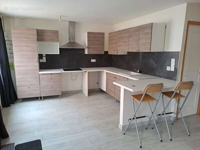 Maison à SAINT-CHRISTOLY-DE-BLAYE