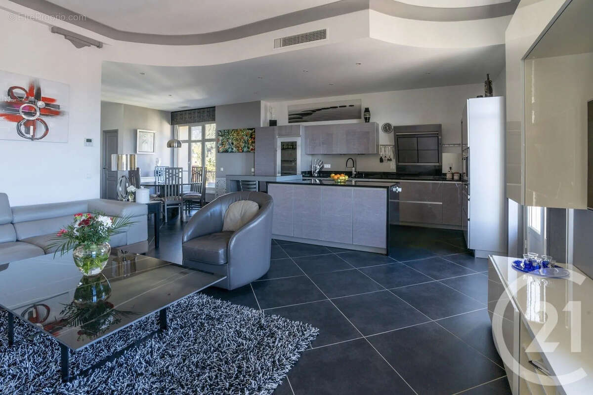 Appartement à MENTON