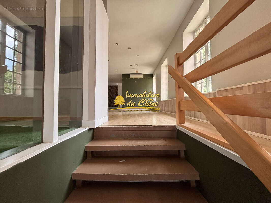 Commerce 211 m² à Luxeuil-Les-Bains  - photo 5