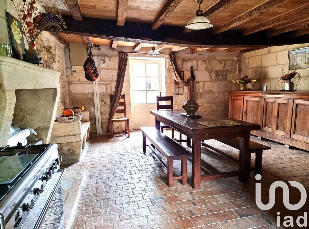 Maison 410 m² à Bourg-Charente  - photo 9