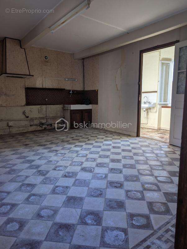 Maison de caractère à fort potentiel - 121 m², 5 pièces, jardin a exposé Sud et cour privative - photo 5