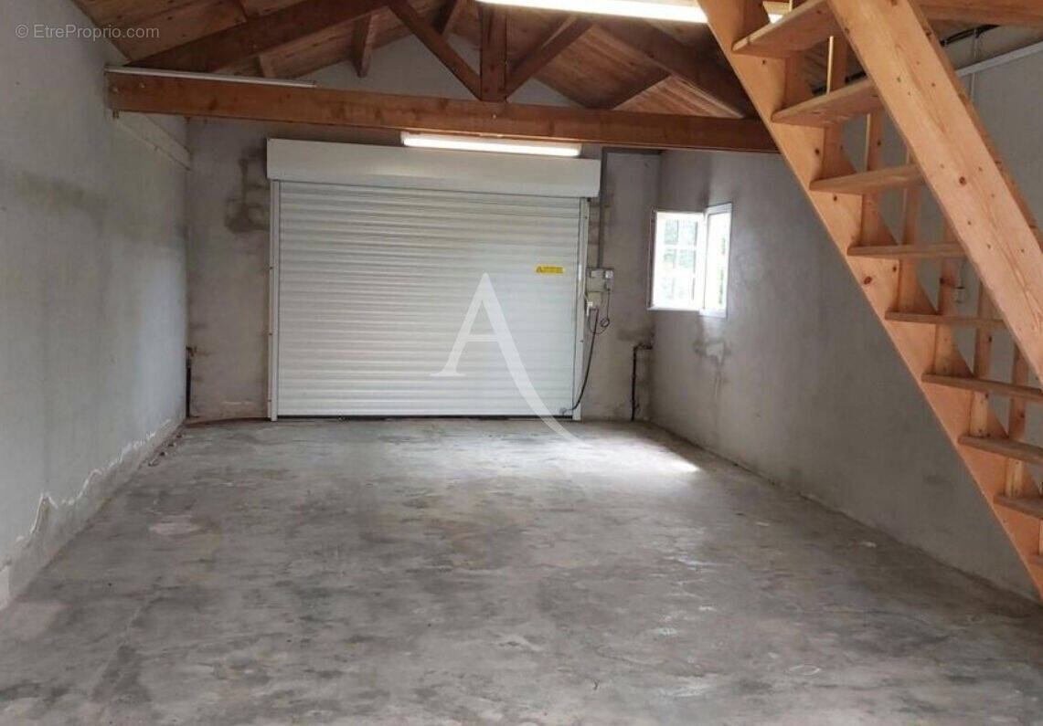 Terrain à SAINT-ETIENNE-DE-MER-MORTE