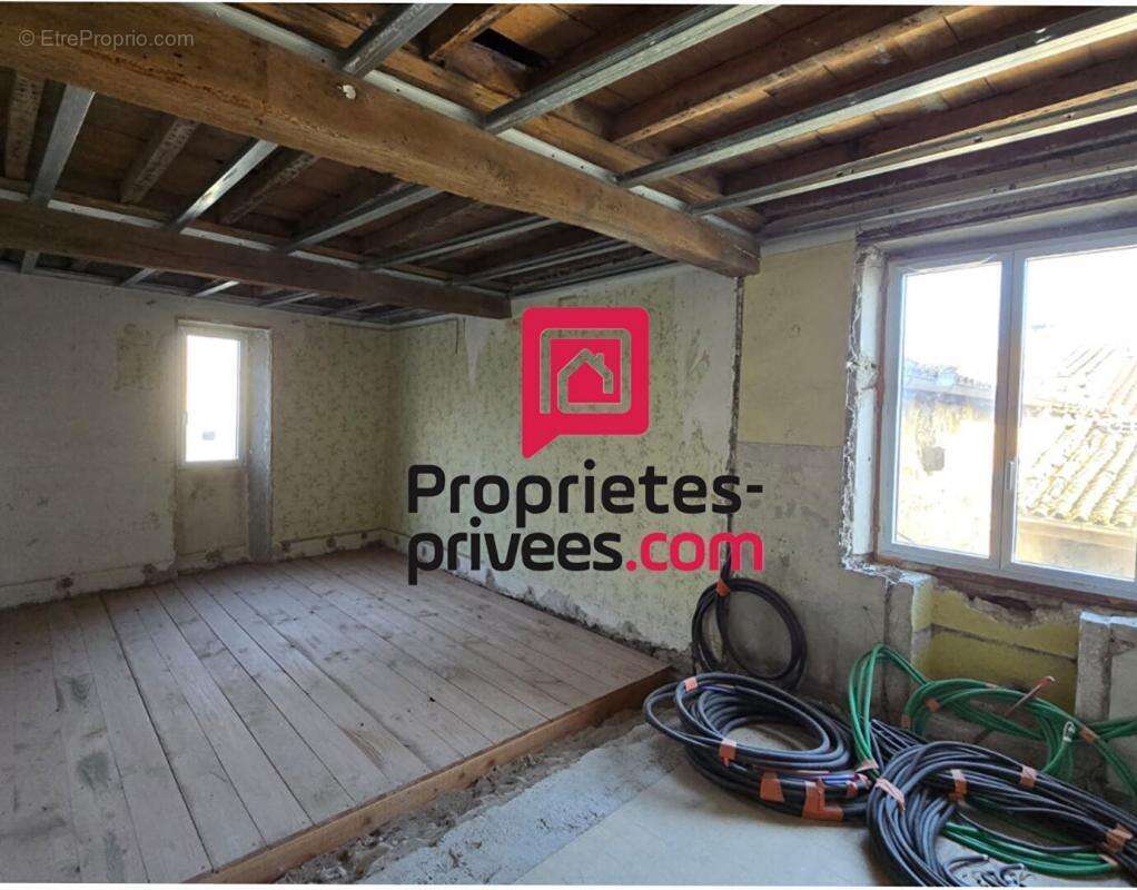 Maison à SAINT-ANDEOL-LE-CHATEAU