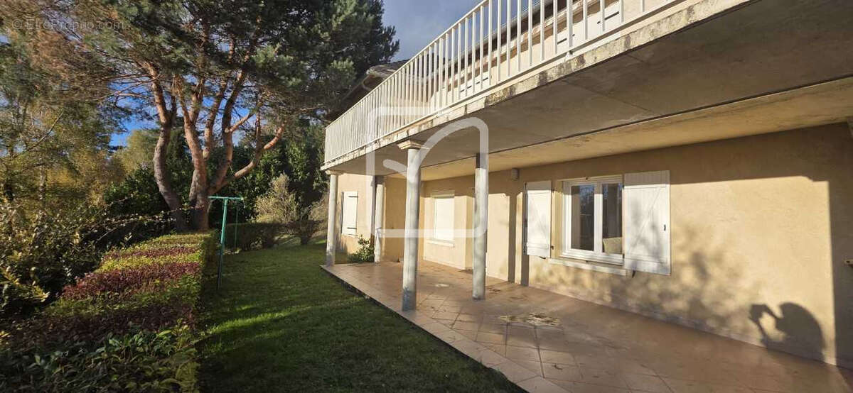 Maison à AUBAZINES
