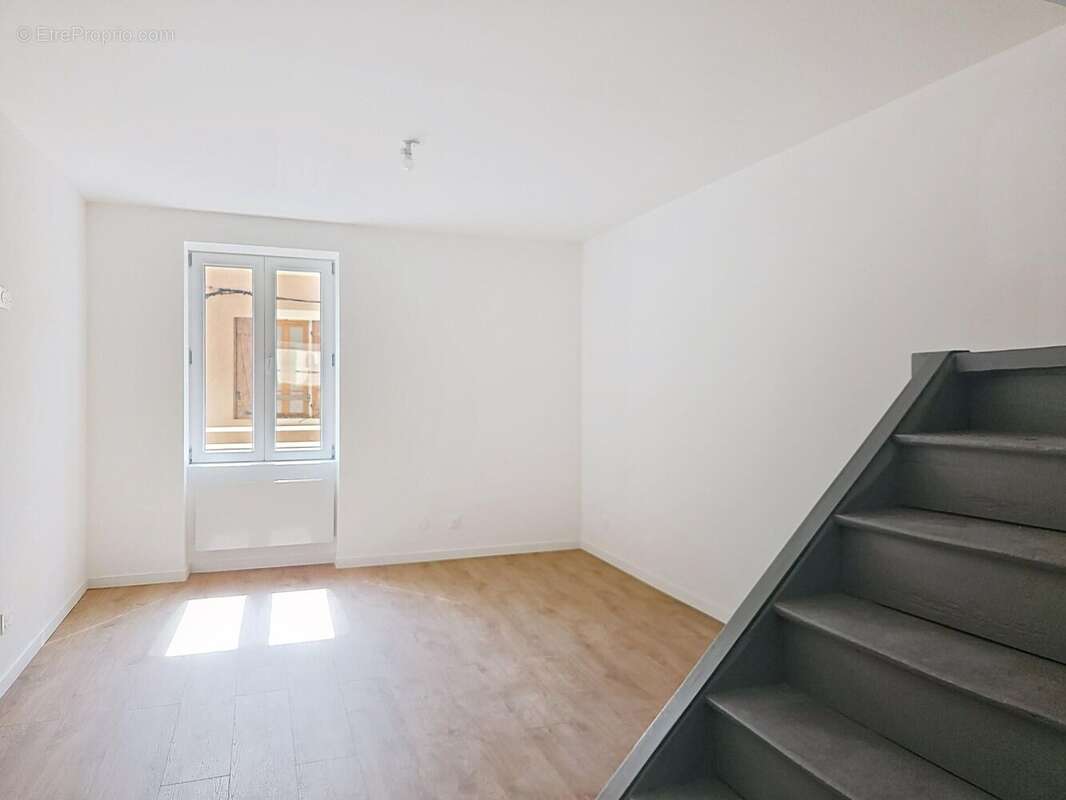 Photo 6 - Appartement à MONTMERLE-SUR-SAONE