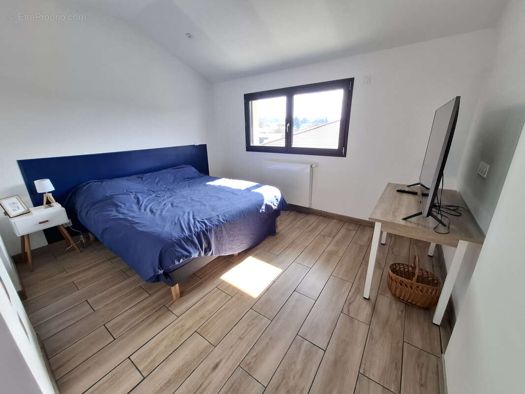 Maison à CLONAS-SUR-VAREZE