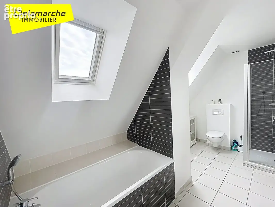 Propriété 7 pièces 5 chambres  avec piscine couverte  dépendances et terrain à Grandparigny (50600) - photo 11