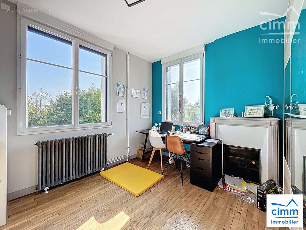 Maison 145 m² à Saint-Gilles  - photo 9