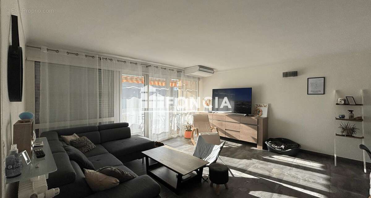 Appartement à VILLENEUVE-LES-AVIGNON