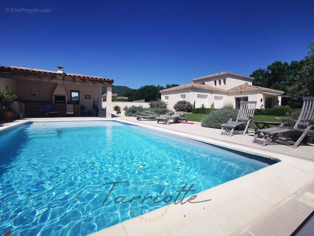 Maison à ALBA-LA-ROMAINE