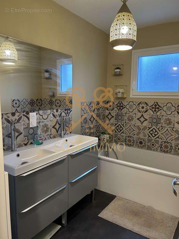 Maison à OSTRICOURT