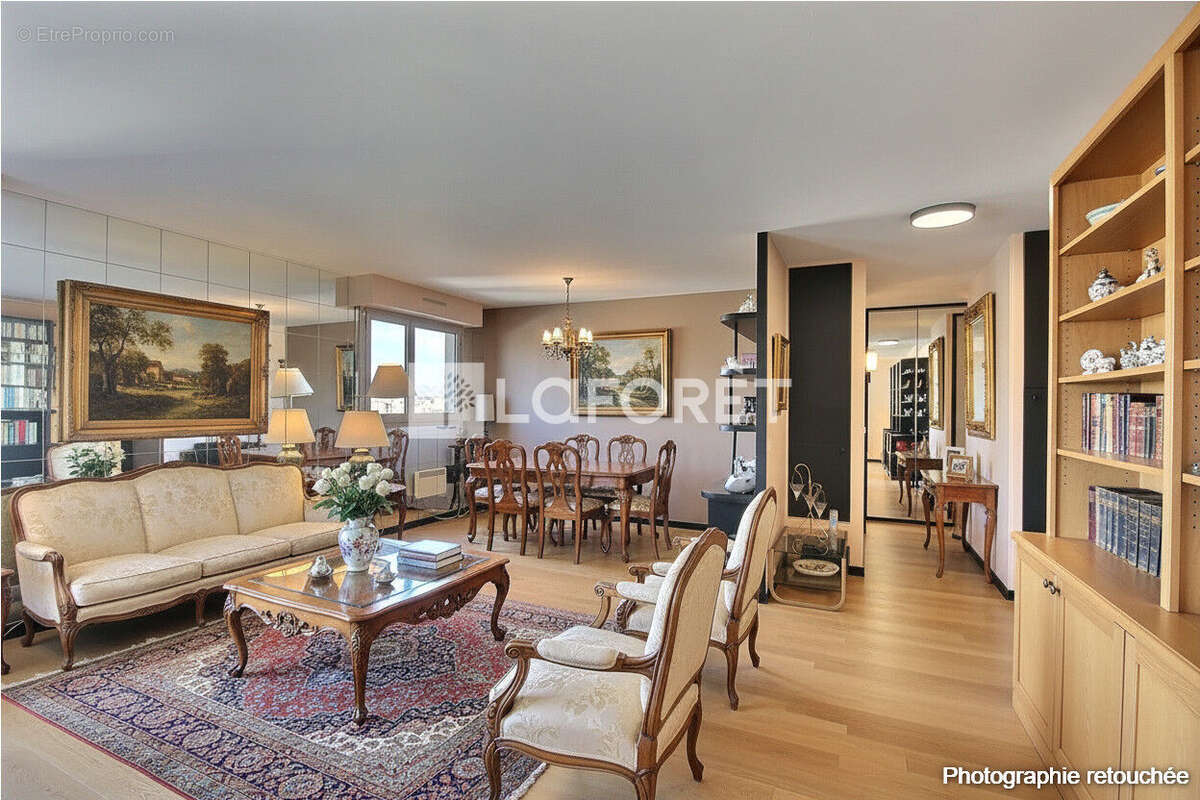 Appartement à COURBEVOIE