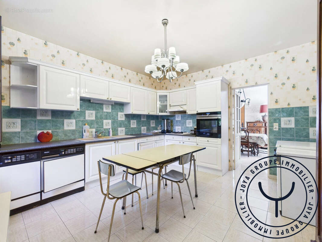 Maison 310 m² à Saint-Benoist-Sur-Vanne  - photo 4
