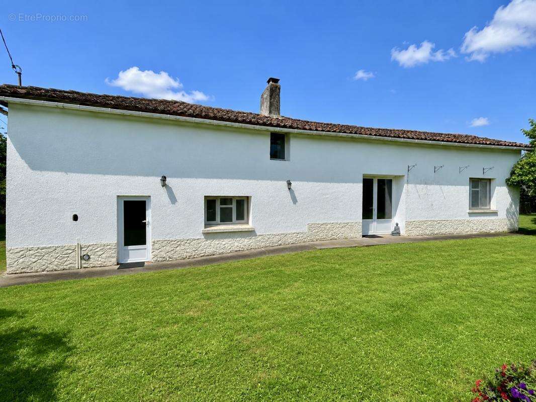 Maison de caractère 3 chambres, four à pain, garage - Limalo - photo 11