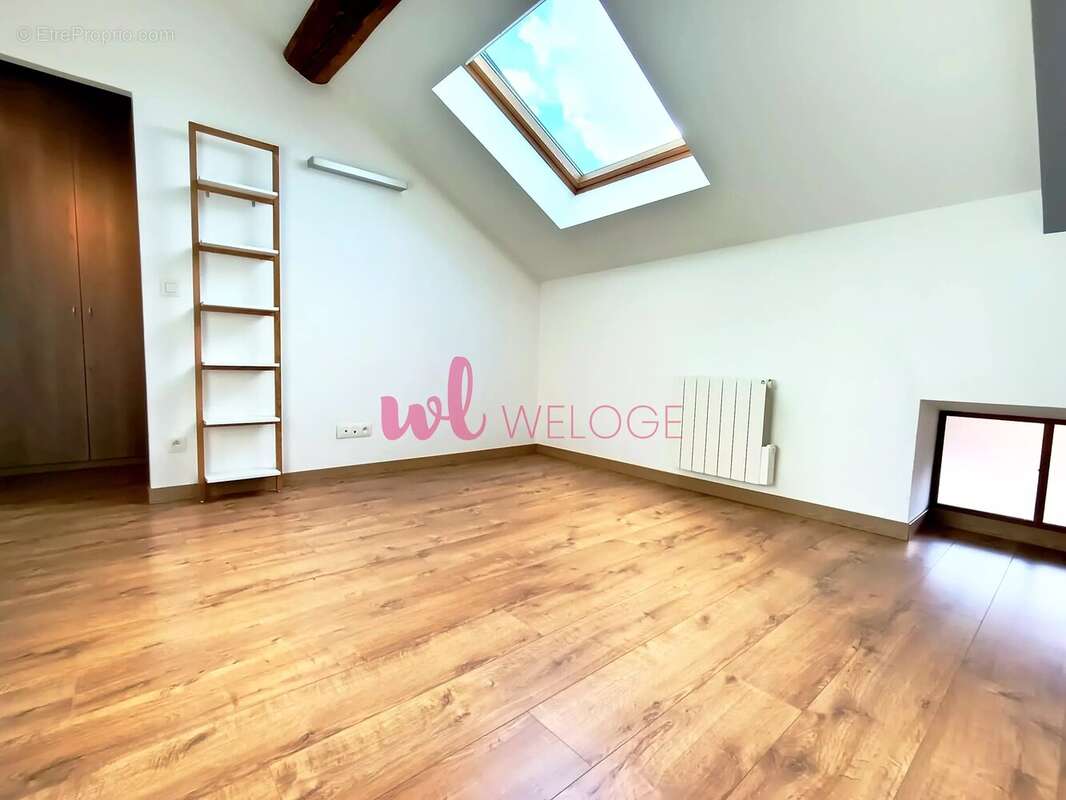Appartement à FLEURIEUX-SUR-L'ARBRESLE
