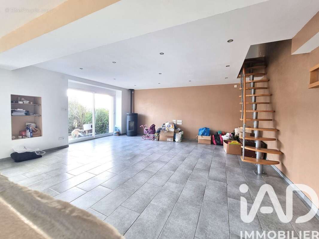 Photo 2 - Maison à LA POUEZE