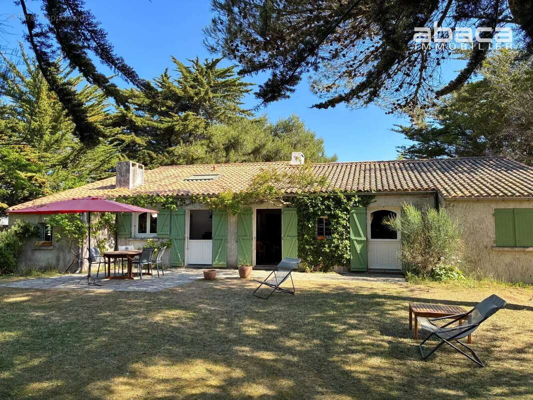 Maison à LES PORTES-EN-RE