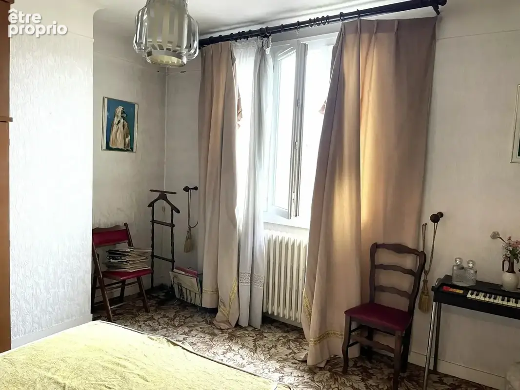BAGNEUX –  Maison familiale de 120 m² 5 chambres avec jardin, garage et dépendances - photo 9