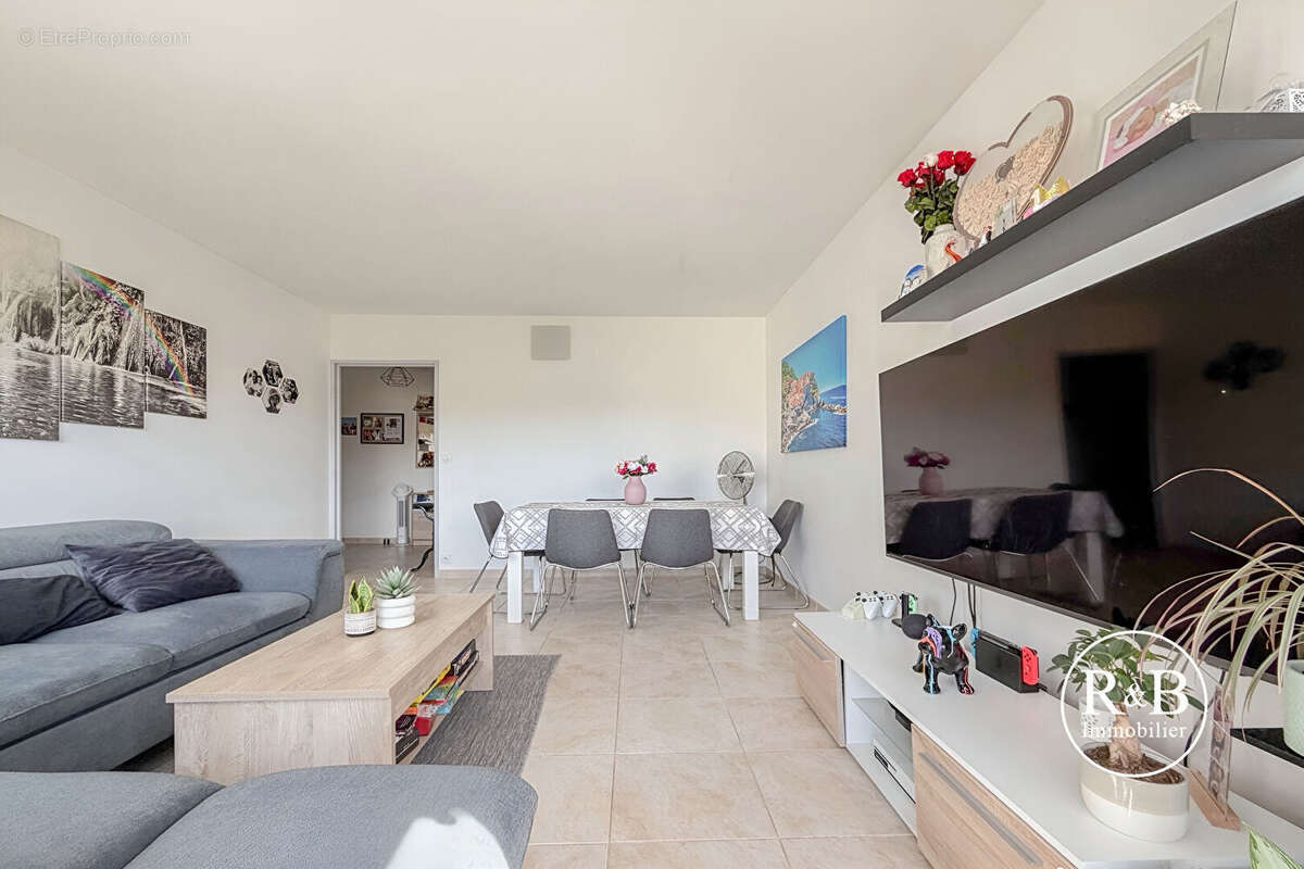 Appartement à LES CLAYES-SOUS-BOIS