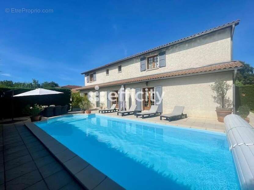 Maison à SALAISE-SUR-SANNE