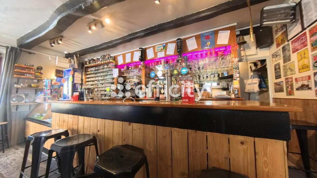 Commerce à MATIGNON