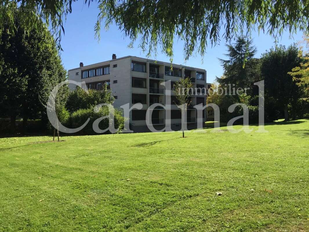 Appartement à NOISY-LE-ROI