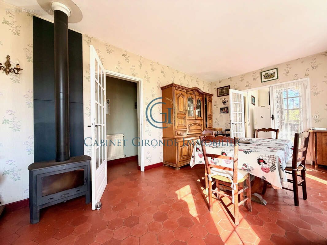 Bazas maison 3 chambres bureau garage jardin - photo 2