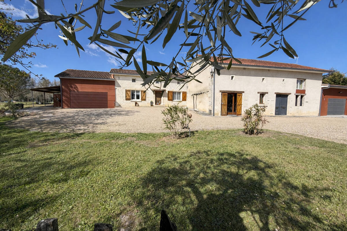 Maison à SAINT-AULAYE