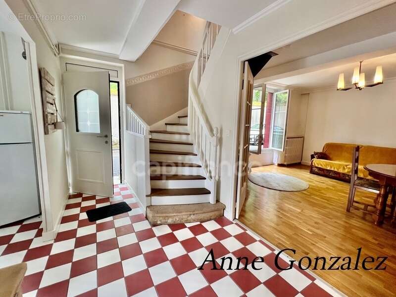 Maison à LA CHAPELLE-SAINT-MESMIN