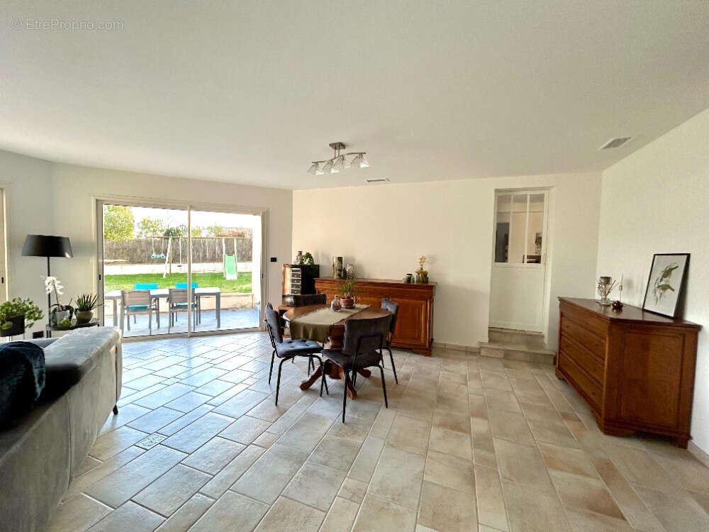 Maison à VILLEMOUSTAUSSOU