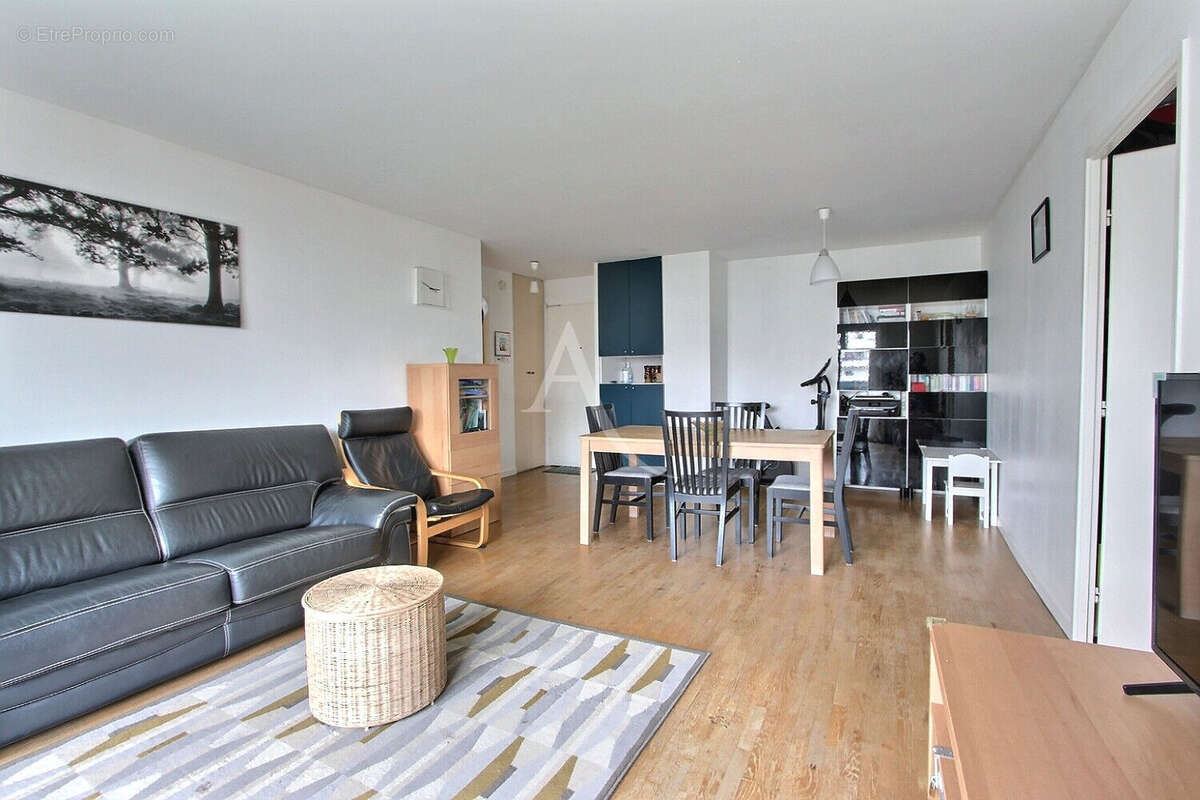 Appartement à VILLENEUVE-LA-GARENNE