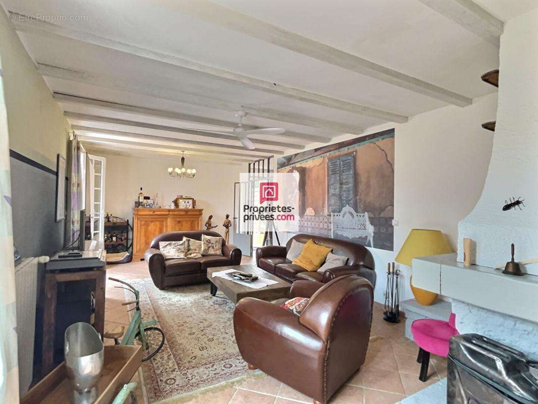 MAISON 205 m² -  2 Logements Piscine & 2 Garages - photo 3