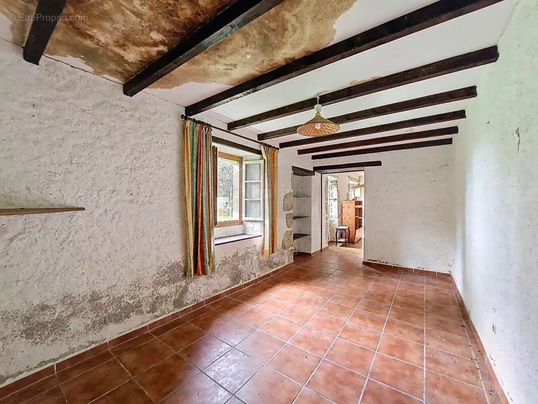 Maison à VIC-FEZENSAC