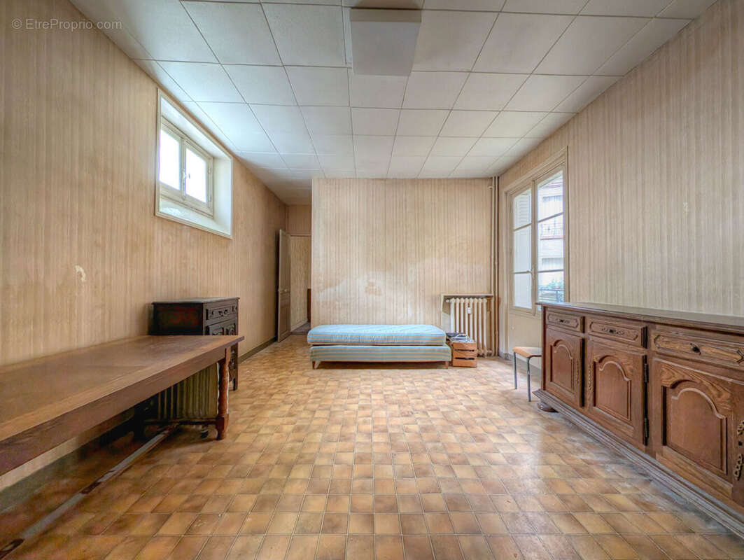 Appartement à COURBEVOIE