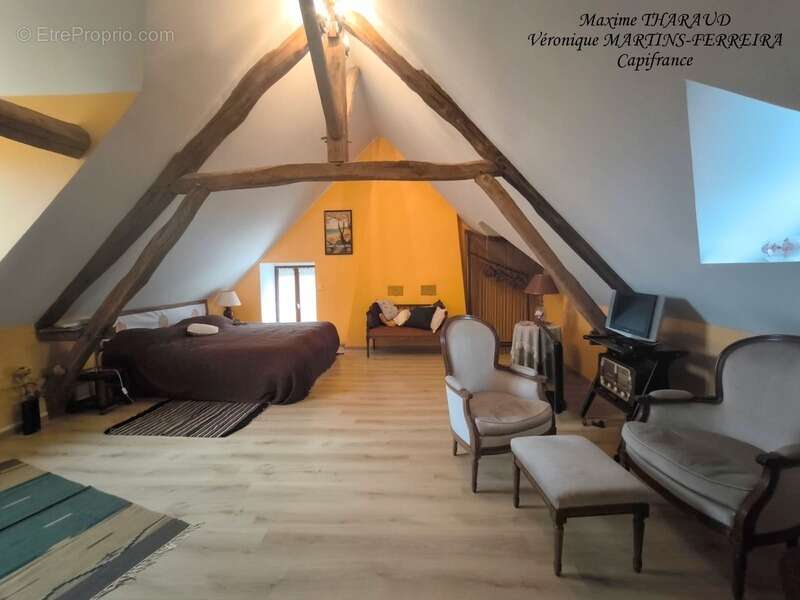 Maison à DUN-LE-POELIER