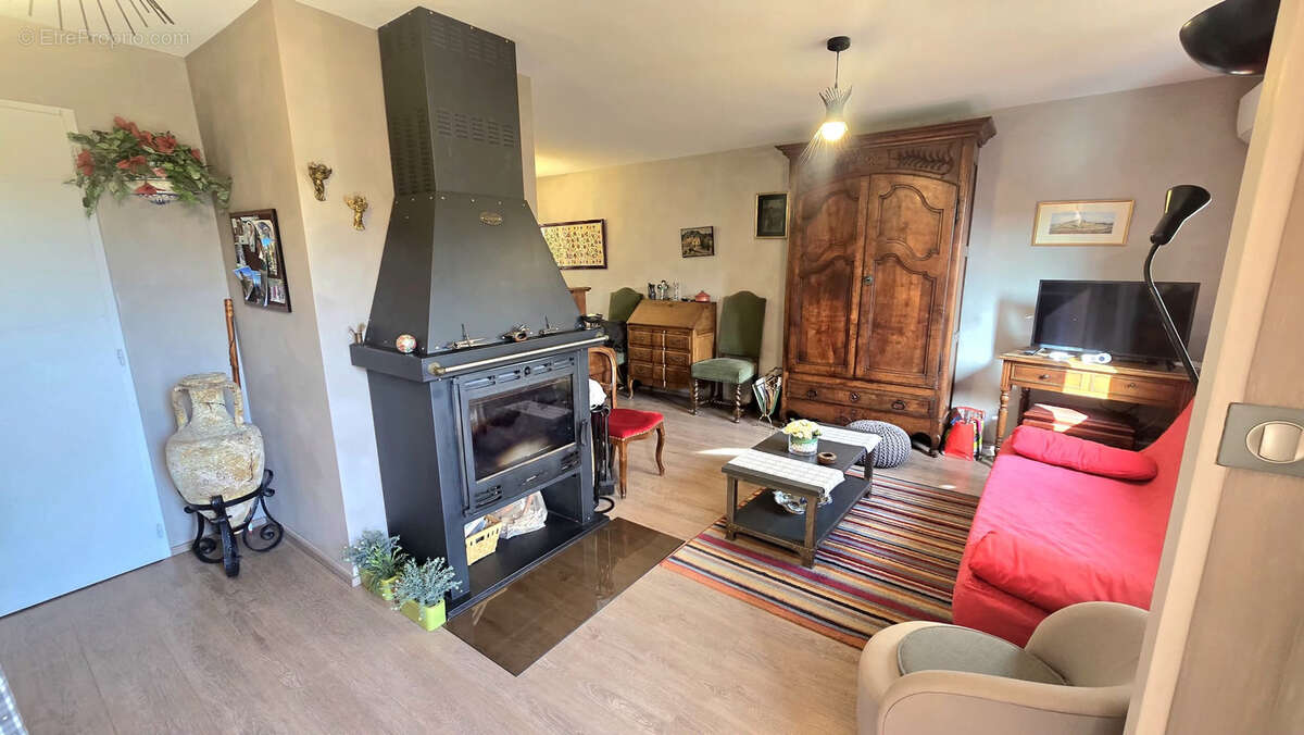 Maison à SOLLIES-PONT