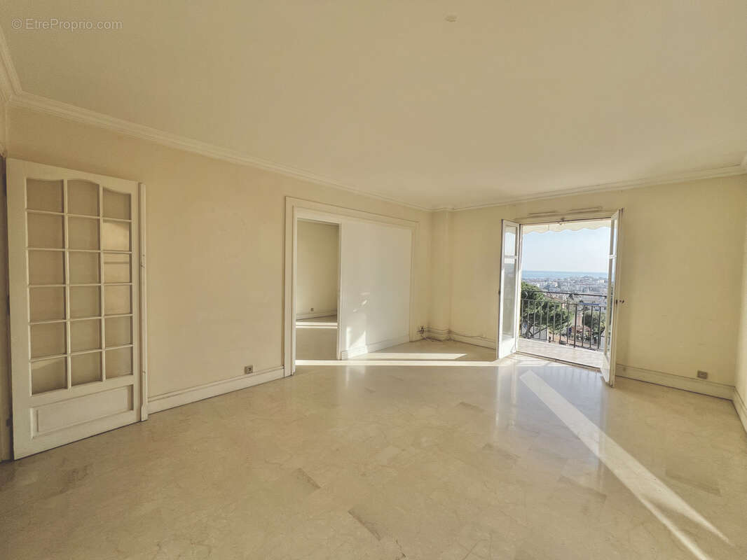 Appartement à LE CANNET