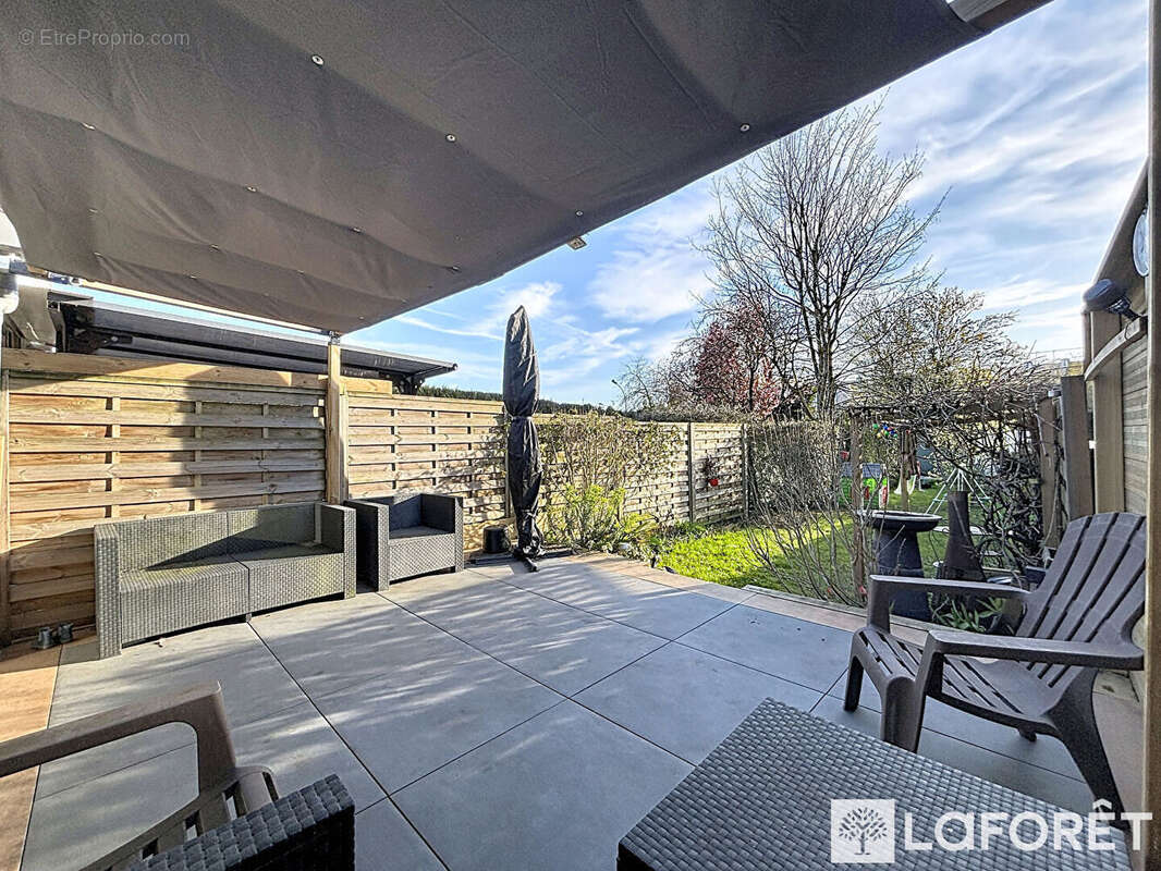 Maison à LA CHAPELLE-D'ARMENTIERES