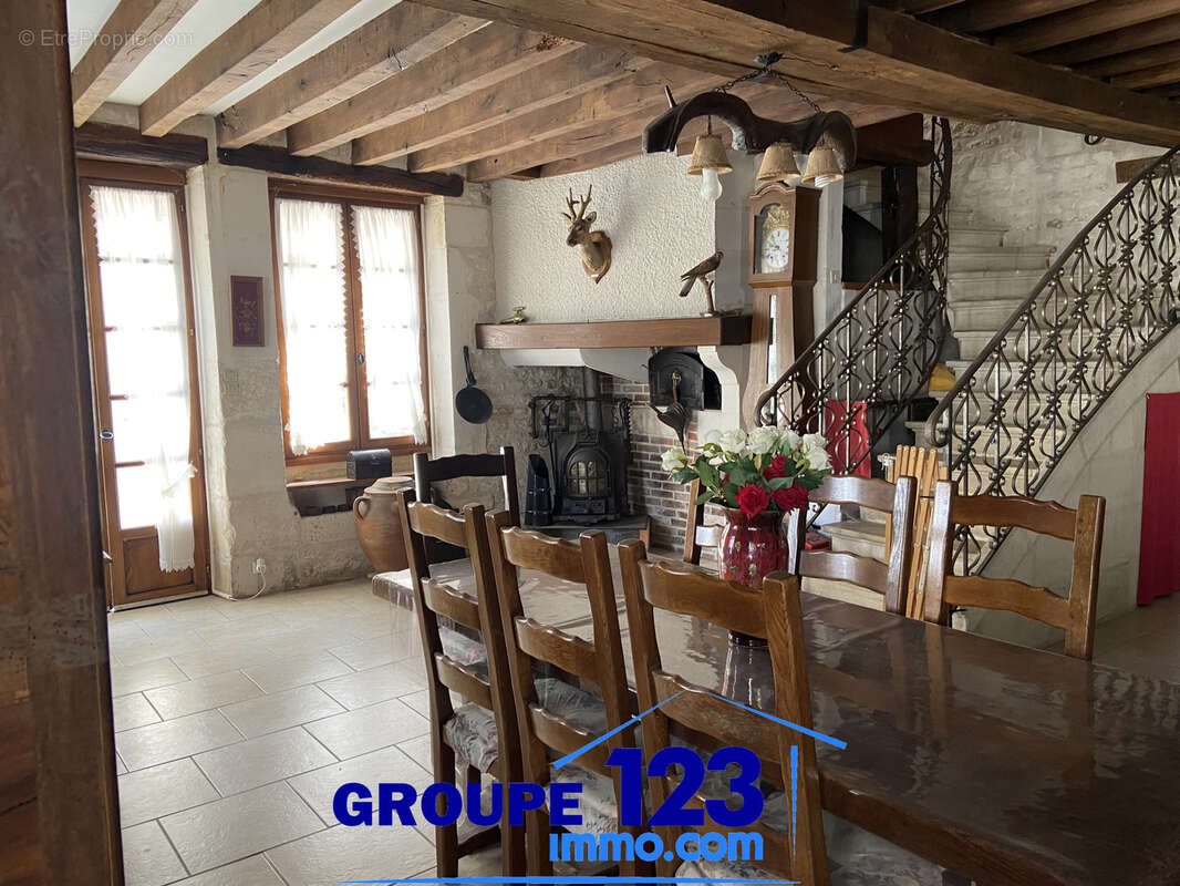 À Charentenay, découvrez cette maison pleine de potentiel ! - photo 6