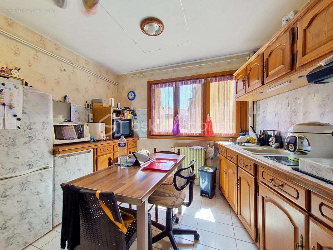 Appartement F3 vendu loué, en plein centre de Pont-Audemer ! - photo 4