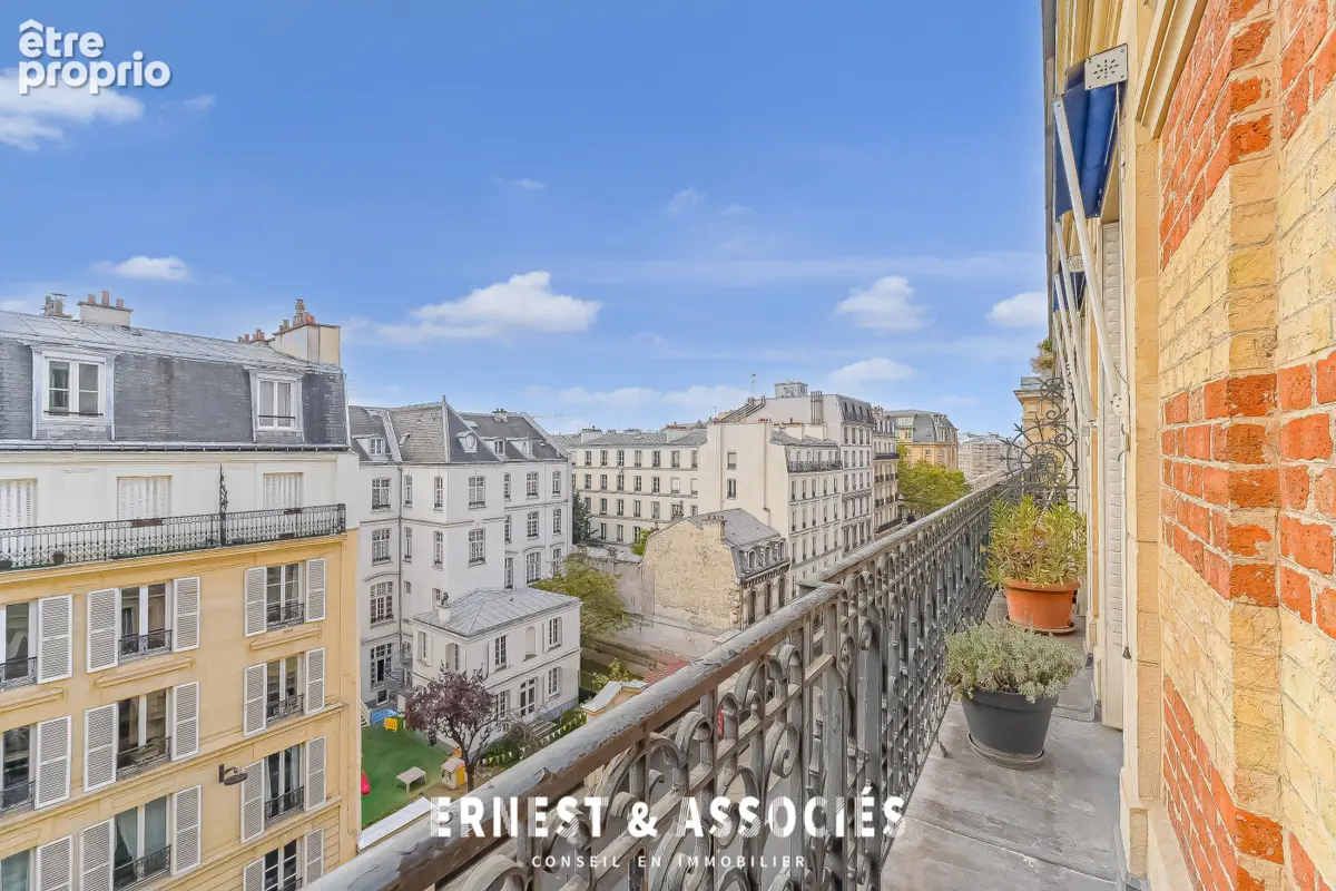 Appartement 4 pièces 97 m² à vendre à Paris-10e (75010) - photo 2