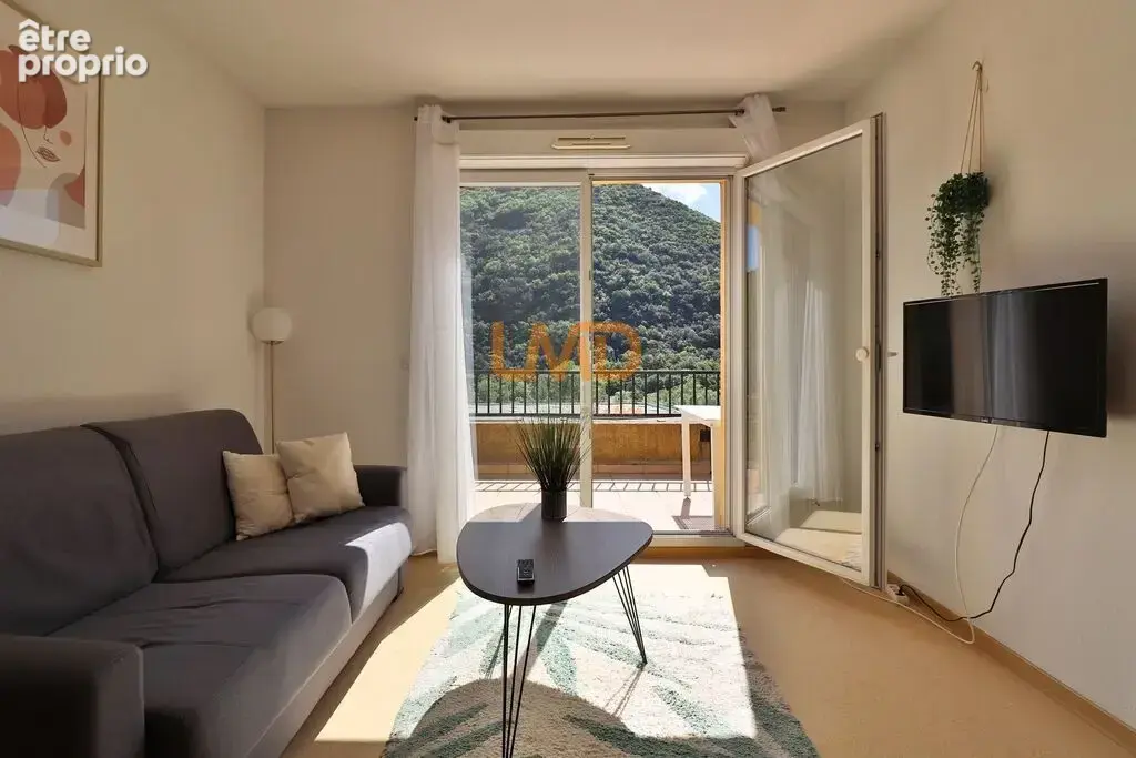 Appartement à AVENE