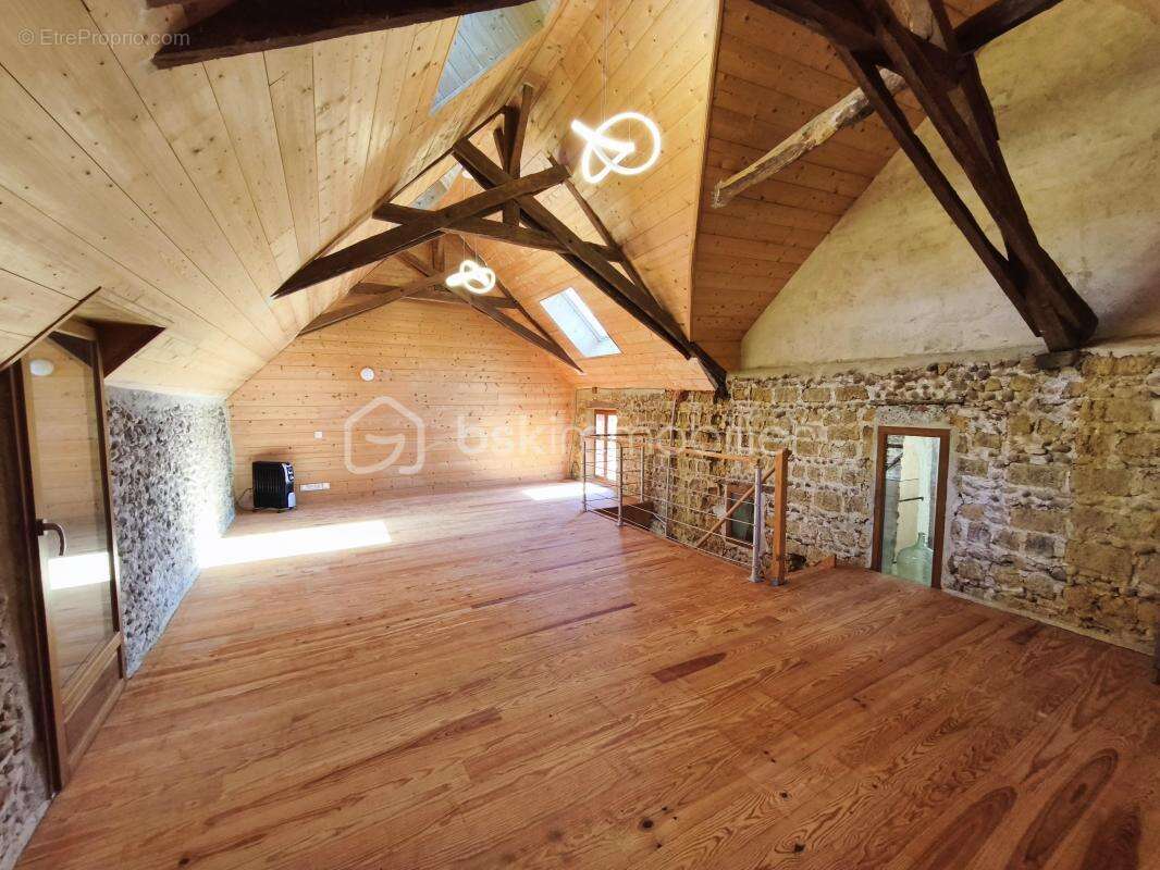 Maison à AURIONS-IDERNES