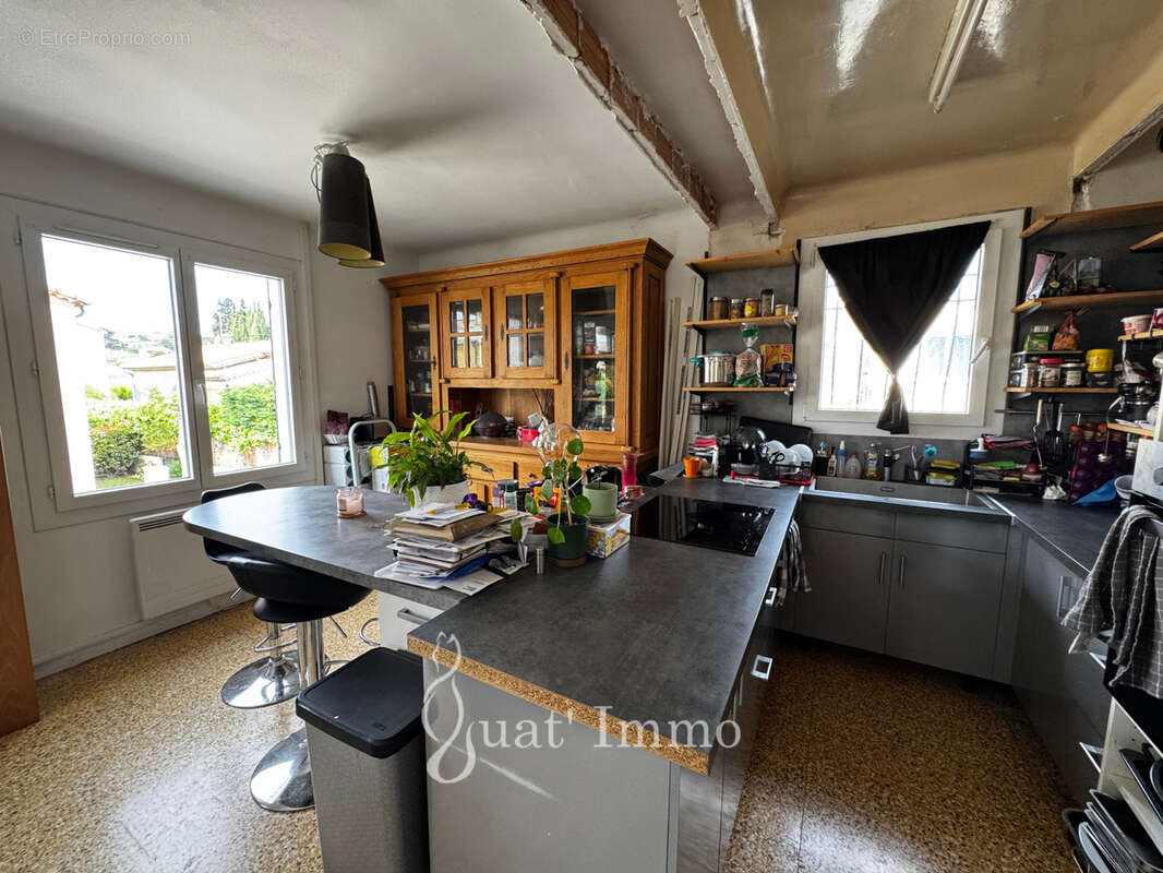 Maison de charme avec beaux volumes et fort potentiel - photo 8
