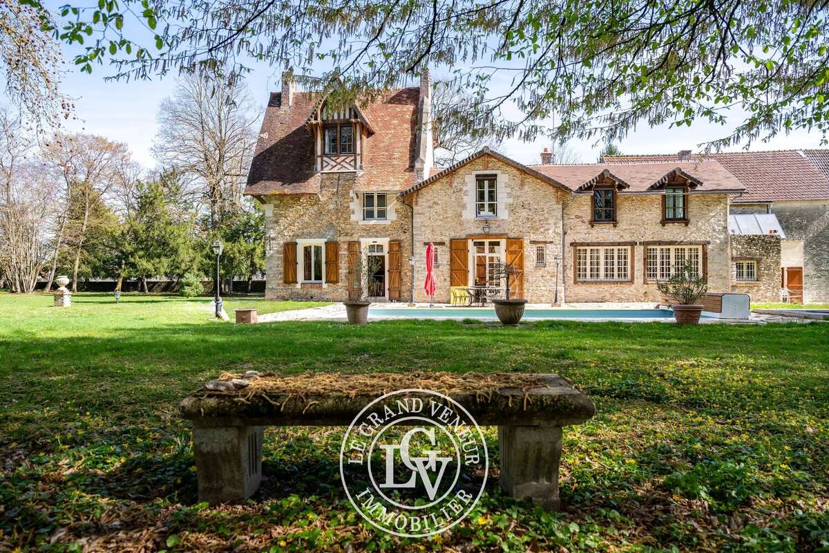 Maison à CHAMPEAUX