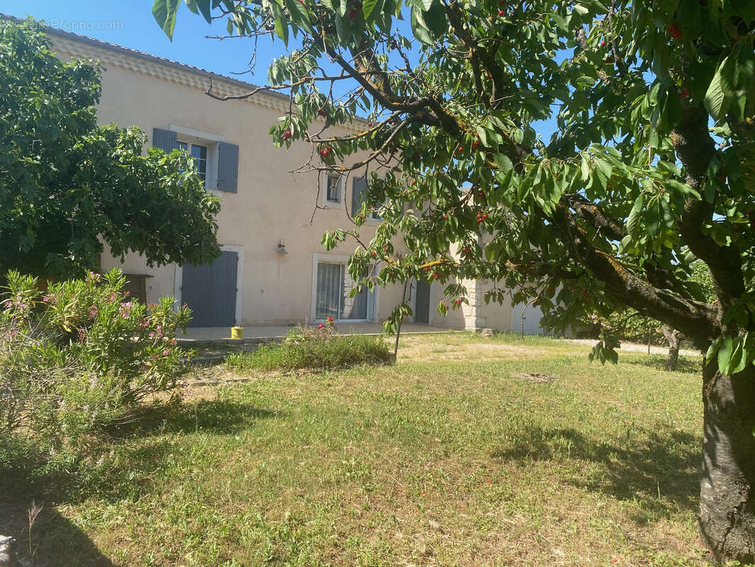 Maison à PERNES-LES-FONTAINES