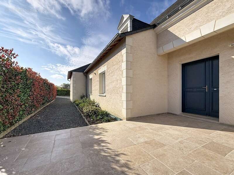 Maison à BEAUMONT-LA-RONCE