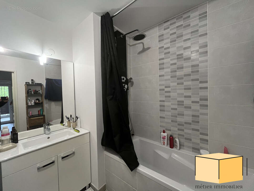 Appartement à YENNE