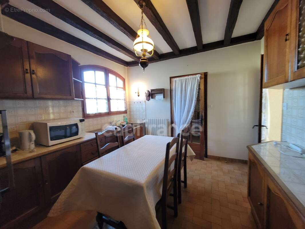 ( 85 ) Vendée entre NOIRMOUTIER , PORNIC et CHALLANS à vendre centre ville  BEAUVOIR SUR MER maison 7 pièces , 181 m² ,4 chambre - photo 7