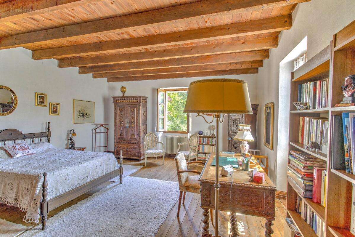 Maison à VILLENEUVE-SUR-VERE